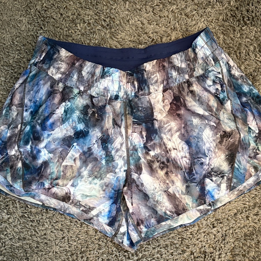 Lululemon Hotty Hot Lined Short 4”